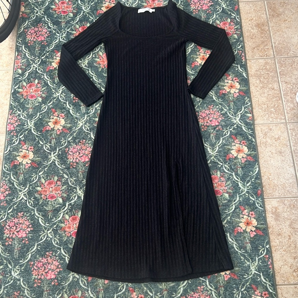 Astr The Label Hi-Slit Midi Ribbed Long Sleeve Scoop Neck Dress